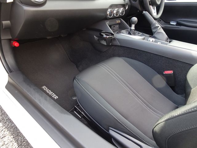 Mazda ROADSTER 2021-10 184514-26