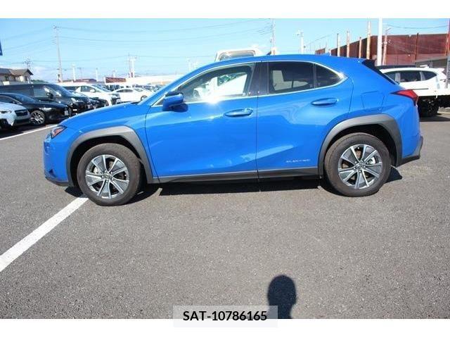 Lexus UX 2021-08 363083-8