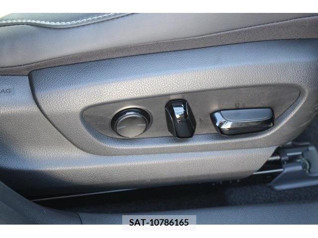 Lexus UX 2021-08 363083-6