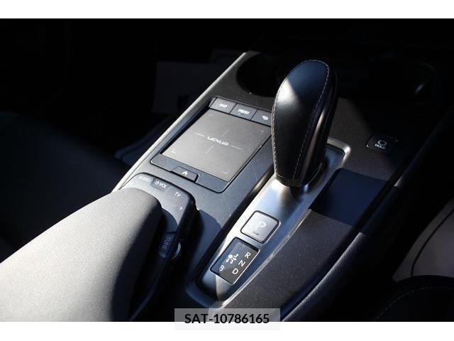 Lexus UX 2021-08 363083-15
