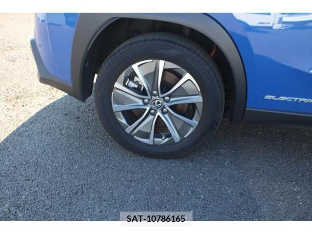 Lexus UX 2021-08 363083-10