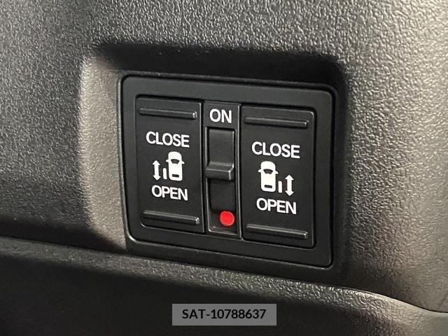 Honda N BOX CUSTOM 2023-11 392752-11