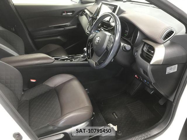 Toyota C-HR 2017-05 264178-10