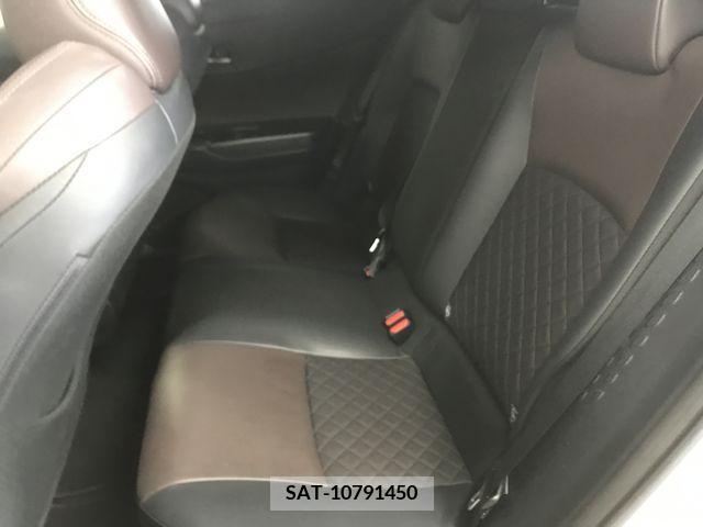 Toyota C-HR 2017-05 264178-15