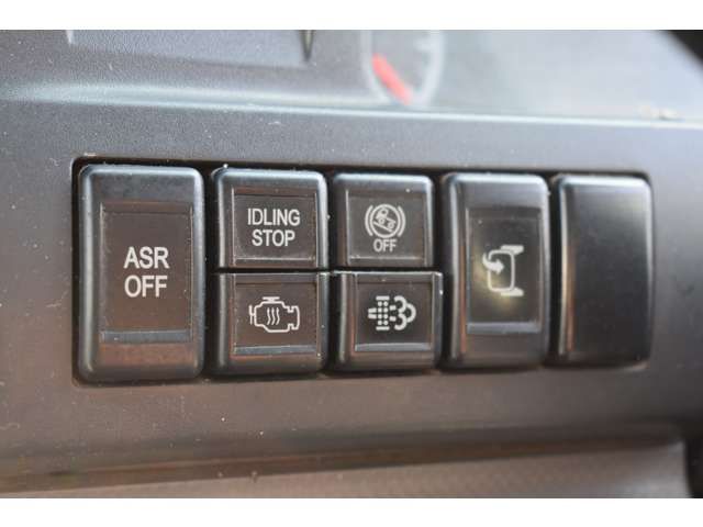 Isuzu ELF TRUCK 2013-06 11610-16