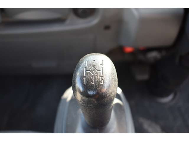 Isuzu ELF TRUCK 2013-06 11610-11