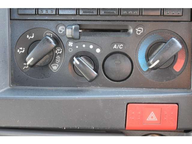 Isuzu ELF TRUCK 2013-06 11610-15