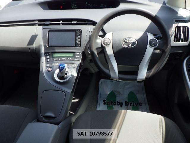 Toyota PRIUS 2011-06 240091-8