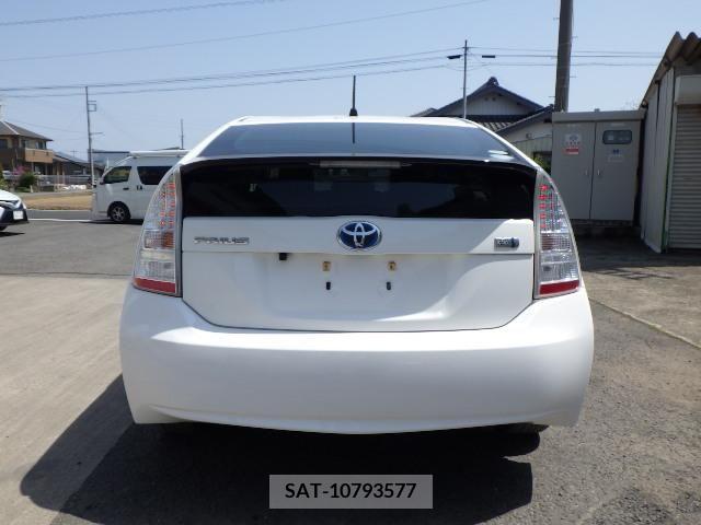 Toyota PRIUS 2011-06 240091-4