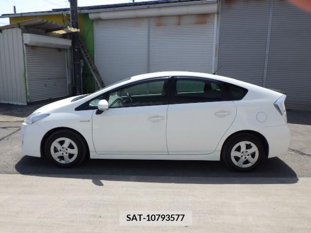 Toyota PRIUS 2011-06 240091-2