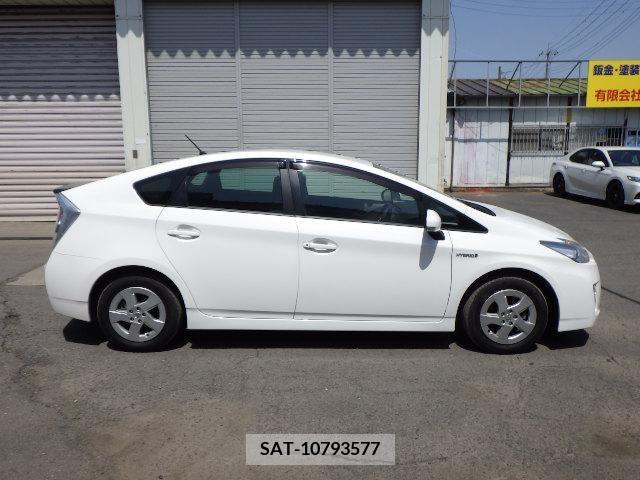 Toyota PRIUS 2011-06 240091-3
