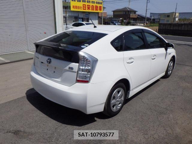 Toyota PRIUS 2011-06 240091-1