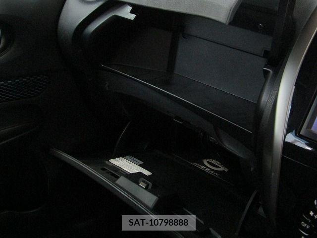 Nissan NOTE 2013-08 279960-17