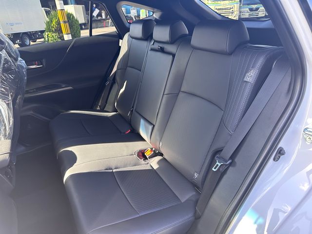 Toyota HARRIER HYBRID 2023-09 28029-27