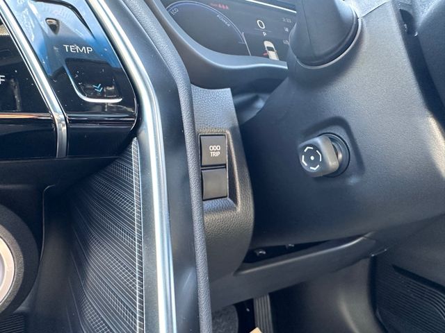 Toyota HARRIER HYBRID 2023-09 28029-22