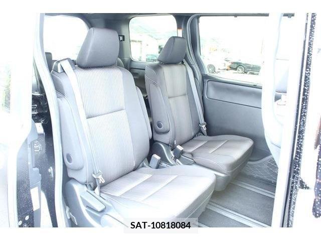 Toyota VOXY 2018-09 321592-14
