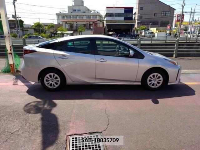 Toyota PRIUS 2021-02 322469-9