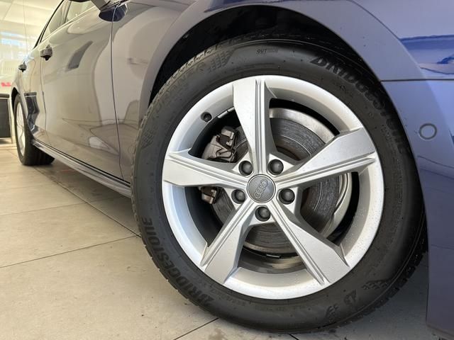 Audi A4 2021-03 14708-6