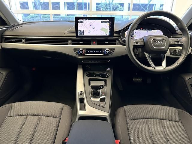 Audi A4 2021-03 14708-7