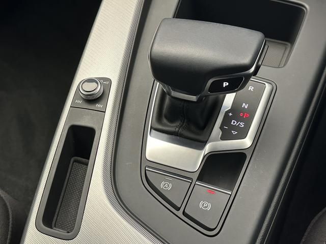 Audi A4 2021-03 14708-12