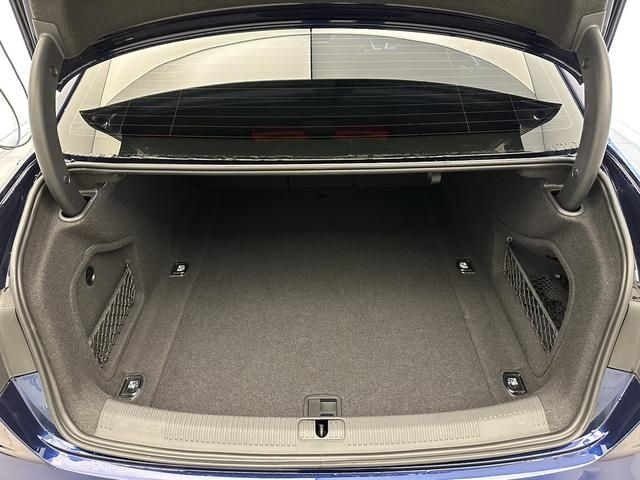 Audi A4 2021-03 14708-16