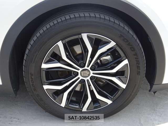 Toyota CROWN 2023-04 379548-16
