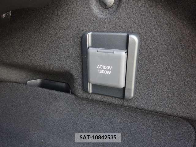 Toyota CROWN 2023-04 379548-10