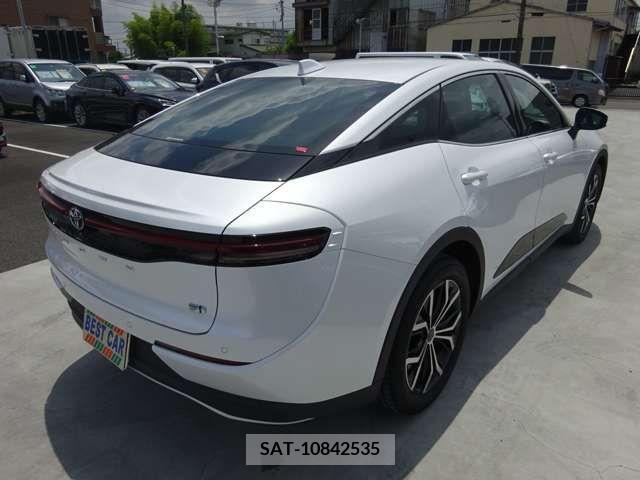 Toyota CROWN 2023-04 379548-7