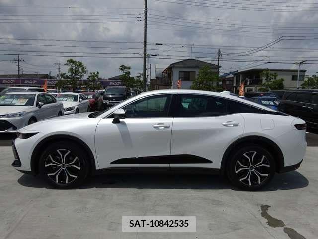 Toyota CROWN 2023-04 379548-11