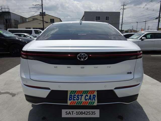 Toyota CROWN 2023-04 379548-6