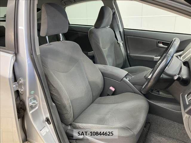 Toyota PRIUS 2011-01 217158-11