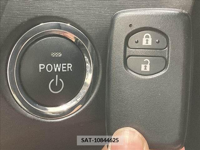 Toyota PRIUS 2011-01 217158-8