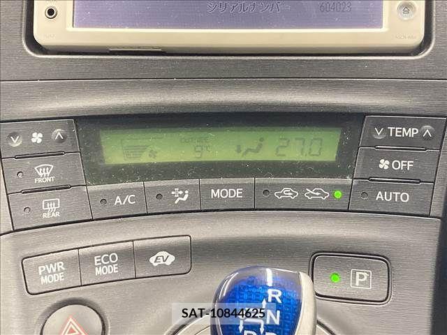 Toyota PRIUS 2011-01 217158-6