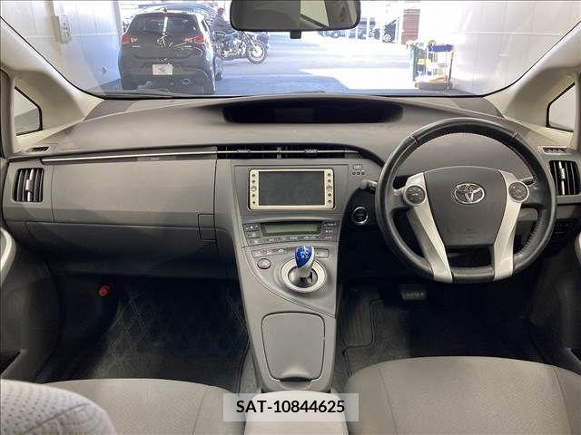 Toyota PRIUS 2011-01 217158-1