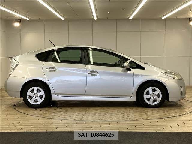 Toyota PRIUS 2011-01 217158-16