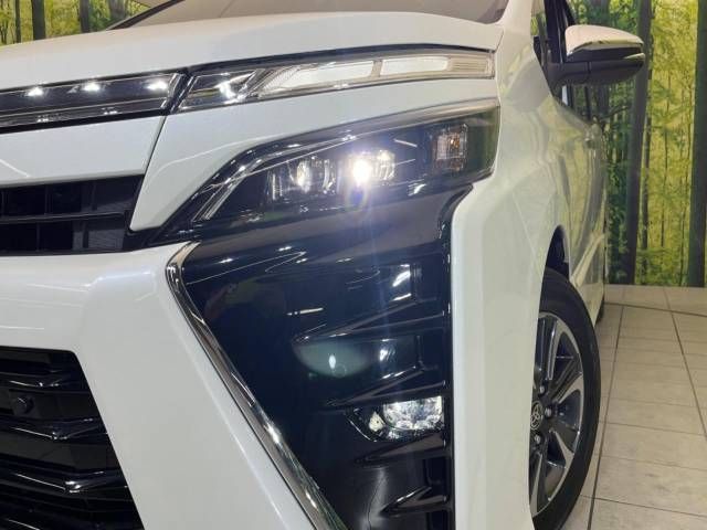 Toyota VOXY 2019-11 193944-13
