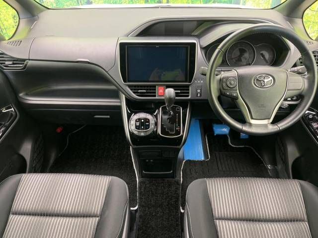 Toyota VOXY 2019-11 193944-1