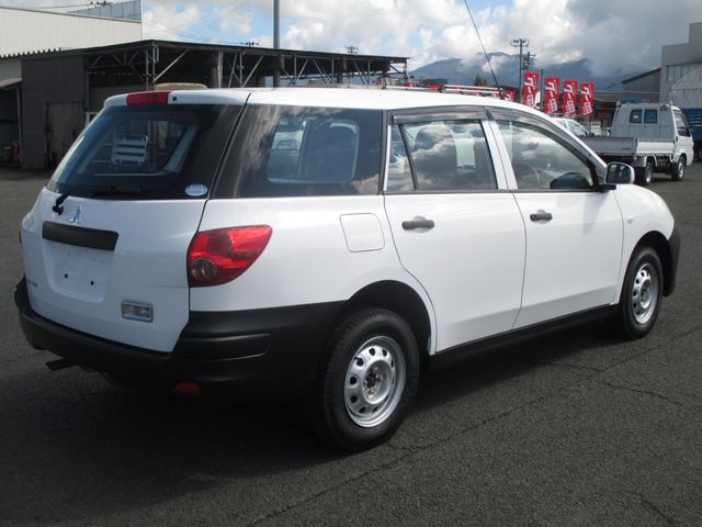 Mitsubishi LANCER CARGO 2018-05 16594-5