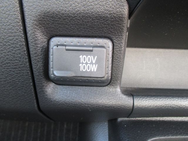 Mitsubishi LANCER CARGO 2018-05 16594-24