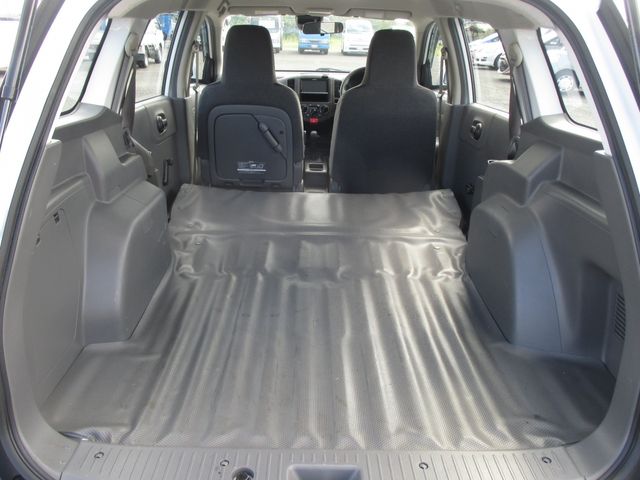 Mitsubishi LANCER CARGO 2018-05 16594-9