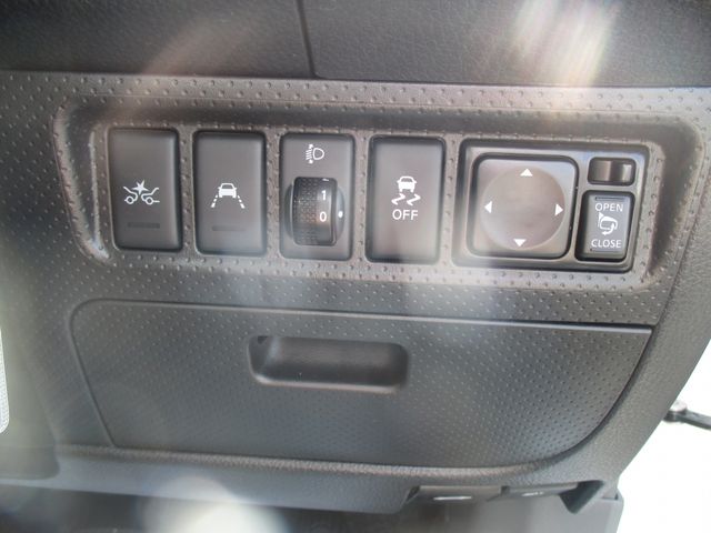 Mitsubishi LANCER CARGO 2018-05 16594-23