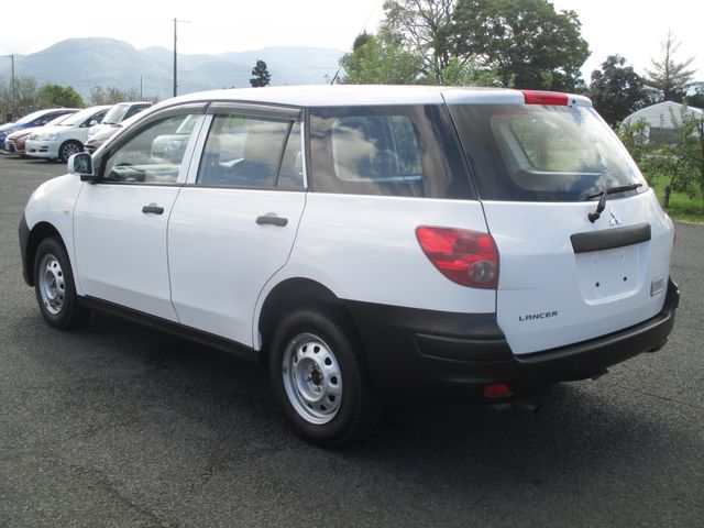 Mitsubishi LANCER CARGO 2018-05 16594-12