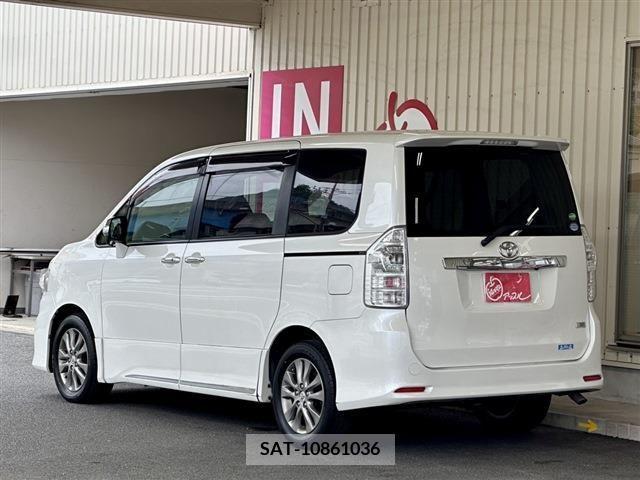 Toyota VOXY 2012-07 321334-3