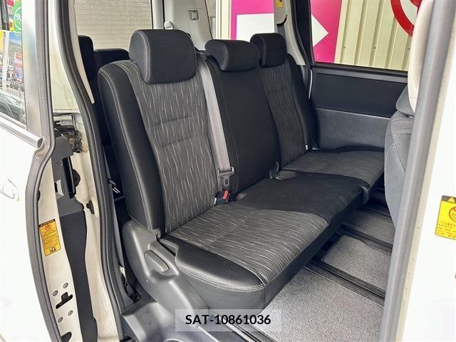 Toyota VOXY 2012-07 321334-11