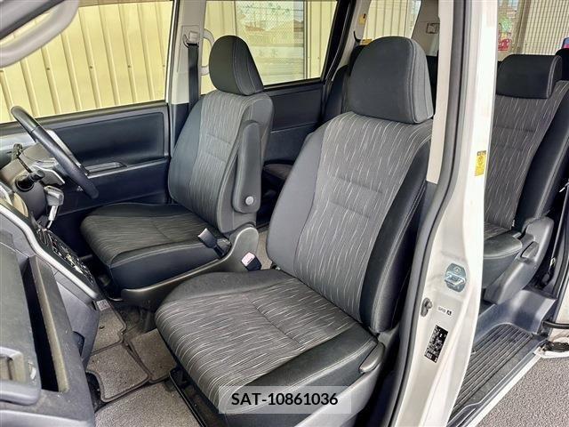 Toyota VOXY 2012-07 321334-9