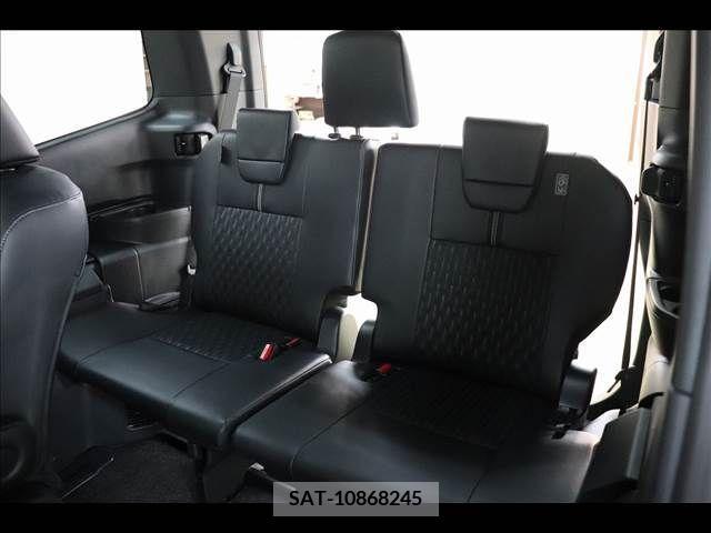 Toyota NOAH 2023-09 220382-12