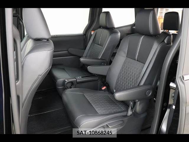 Toyota NOAH 2023-09 220382-11