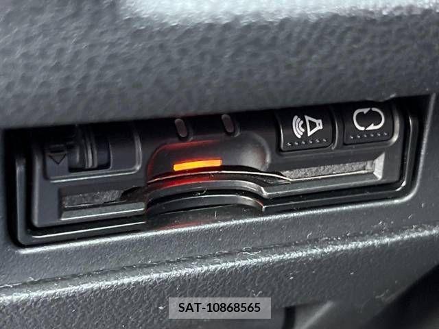 Nissan JUKE 2013-04 253712-4