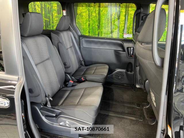 Toyota VOXY 2018-12 213314-9