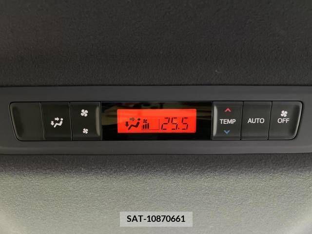 Toyota VOXY 2018-12 213314-6